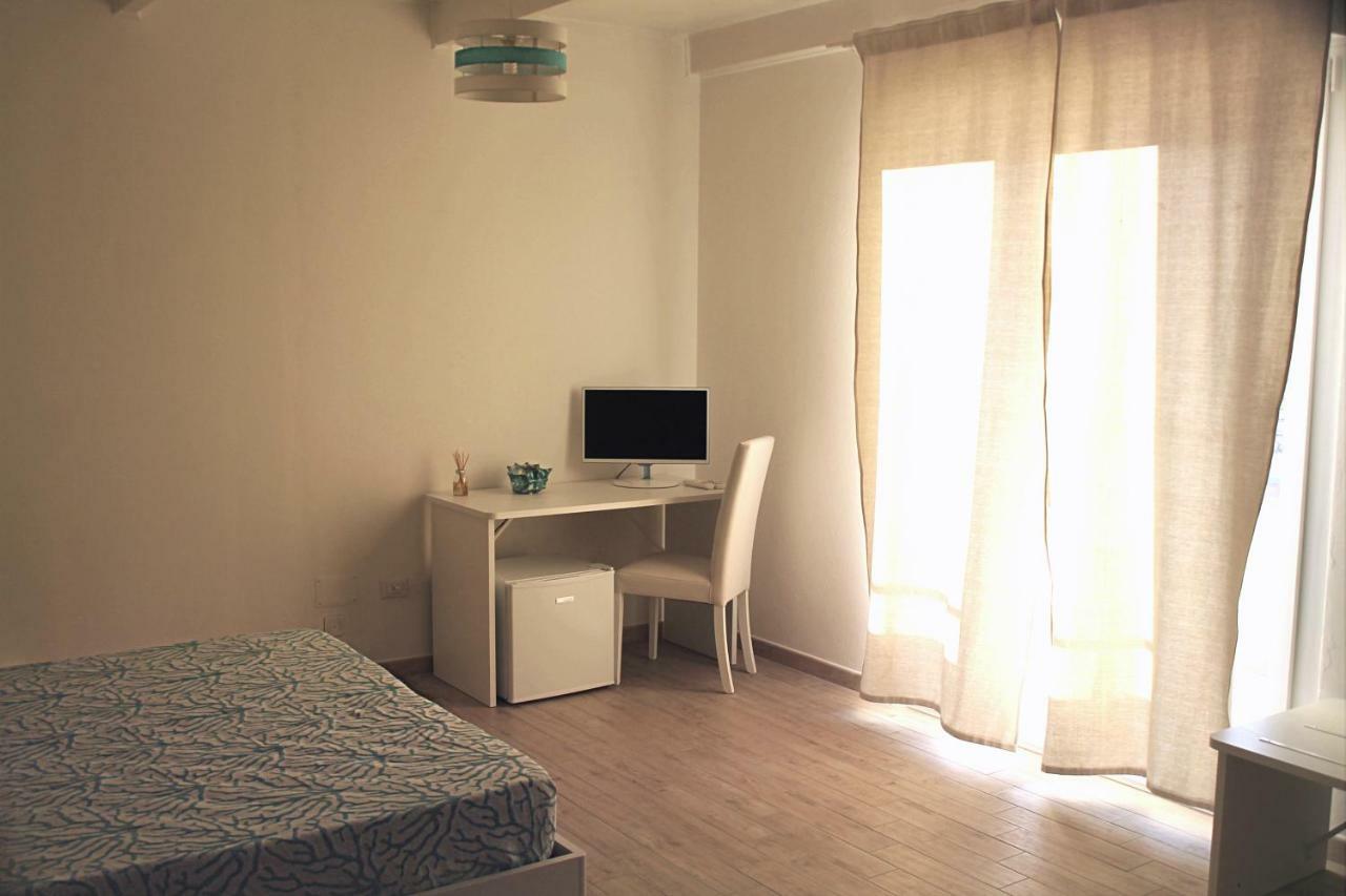 B&B Le Tre Spiagge Calasetta Luaran gambar